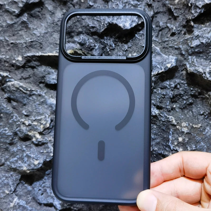 High Quality For Magsafe Case For iPhone 17 Pro Max / 17 Pro Magnetic Frosted Camera Metal Frame Shell